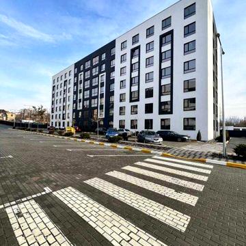 Квартира с газовым отоплением за 13 800 $. Напротив парка.