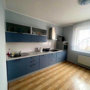 Продам 2-х кімнатну квартиру М.Лагунової 18б