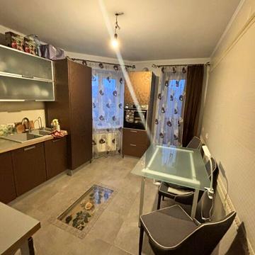 Продаж 3к Квартира Злуки проспект