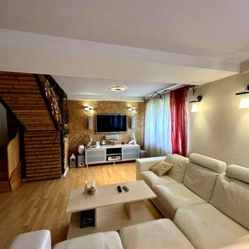 Продаж 3к квартири Русавновка