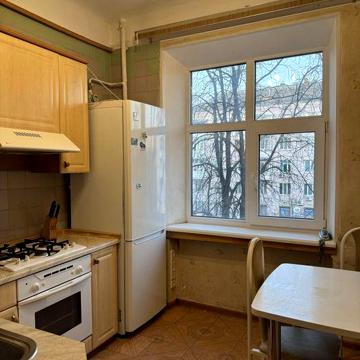 Чудова 3к по Вишгородській 51/1 в царському будинку
