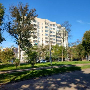 Чотирикімнатна квартира на Михайлівській площі