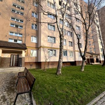 Гната Хоткевича вул., 54
