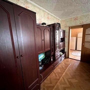 Здається пів будинка