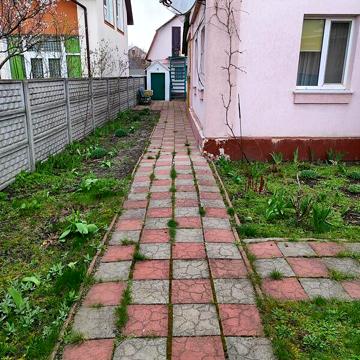 Продаж 4к Дім Озерна вулиця