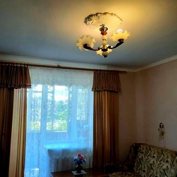 1к квартира по вулиці Івана Сірка на другому поверсі