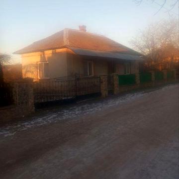 Продаєся будинок у с.Романове село
Одноповерховий будинок у с. Рома