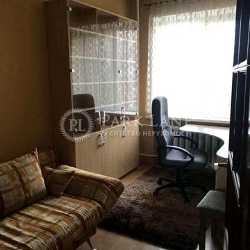 Продаж 2-к Квартири Арсенальний пров., 5 Печерськ, Сталінка з ремонтом