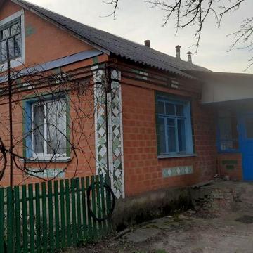 Продам газифікований цегляний будинок