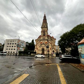 Ніжинська вул., 40