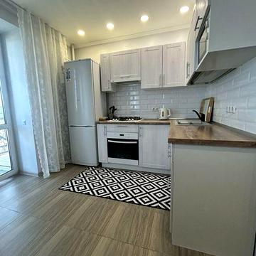 Центр! Однокімнатна з балконом! Газ! Держ.програми! Меблі та техніка! ЖК Версаль Парк