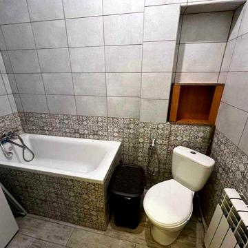 продається 2-к квартира на вул.троїцька Дніпро