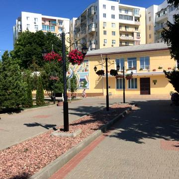 Центральна вул., 3/2