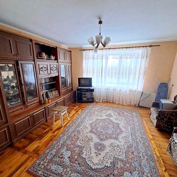 Продаж 4 кімнатної квартири 80 м² по вул. Європейській