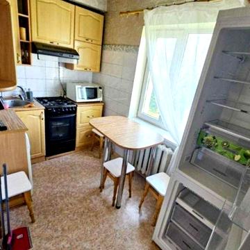 Дегтярівська вул., 15