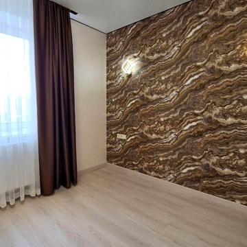 Миру вул., 100