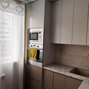 Сдам 3 комнатную квартиру, трёх комнатную, метро Героев труда.