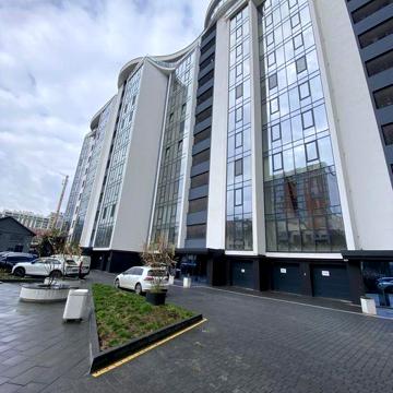 Продаж Елітної 3х-кімнатної квартири у ЖК " Parus " з видом на озеро ЖК Parus