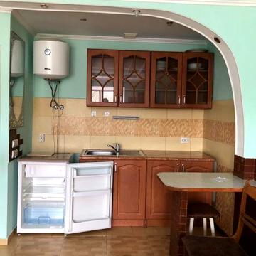 Здається студія на Полєтаєва (від посередника)