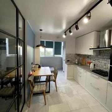 Велика дизайнерська квартира  біля парку. Без комісії! Газ! ЖК Капітал