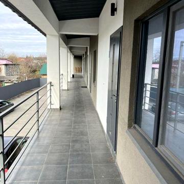 Сучасна квартира під Києвом – з ремонтом та 2 балконами 20т розстрочка