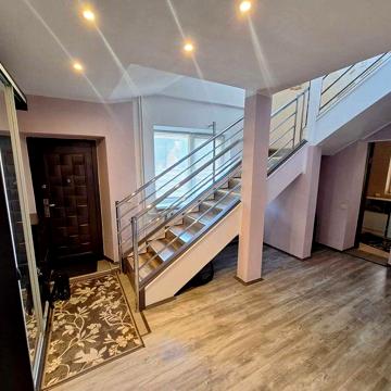 Продам 2-х поверховий будинок 156м2 на ділянці 13 сот, гарний стан.