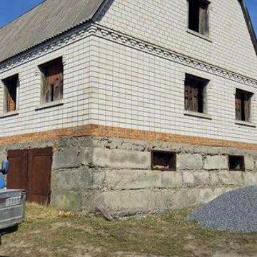 Продаж будинку з земельною ділянкою