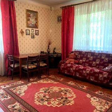 Продаж 3-кімнатної квартири в центрі.