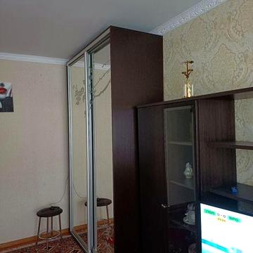 Продаю однокімнатну квартиру в Озерному