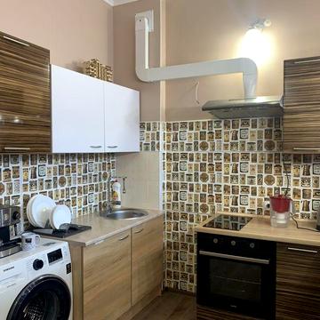 1 к квартира 40м.кв. 2этаж район АТРИУМ, светлая, теплая, тихий двор.. ЖК Смарт сити