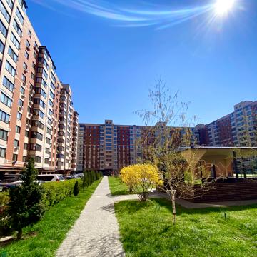 Співдружності вул., 1