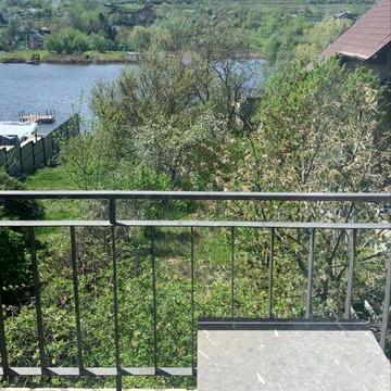 Продам заміський будинок-на березі р.Сура поруч із  Ямбургом