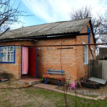 Продаю будинок на два входи( дві адреси приписки )в м.Лохвиці