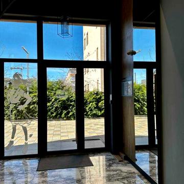 Продам однокімнатну квартиру з новим ремонтом в Центрі