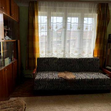 Здається будинк, 3 кімнати, ванна, кухня. Буштино