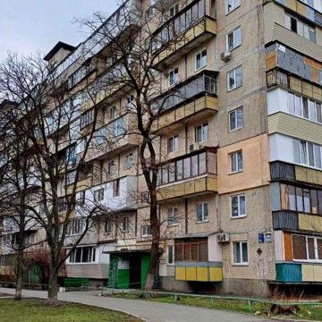 Продається 3 кімн. квартира під ремонт, Лісовий, Ореста Левицького 18