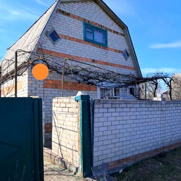 Продам дом - дачу в Новомосковске.