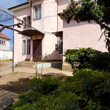 Продаю капитальный семейный дом ж/м Савиньон рядом с Таврией