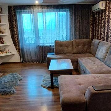 Квартира з авторским ремонтом