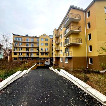Українська вул., 44