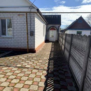 Продаж 1/2 частини будинку