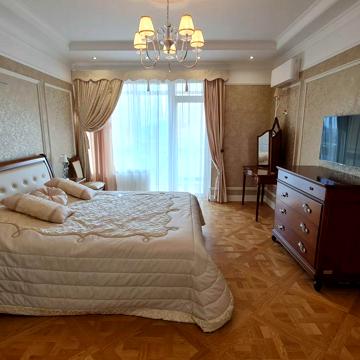 Олександра Кониського вул., 44