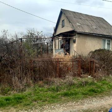 Дачный домик Горяны,  над карьером