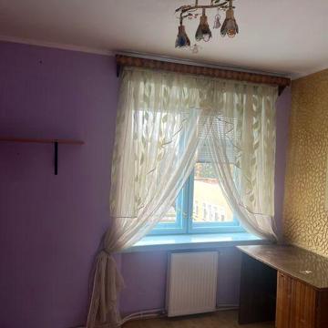Продається 3-х кімнатна квартира в центрі Отинії