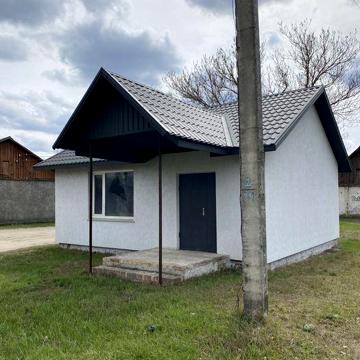 Продам будинок на першій лінії