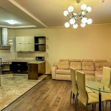 Євгена Коновальця вул. (Щорса), 44а