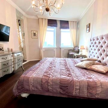 Лесі Українки бульв., 7б