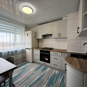 Продаж 3-кімнатної з класним, сучасним ремонтом, квартал 278