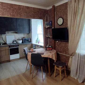 Святошинська вул., 33