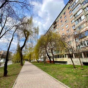 Київська вул., 3